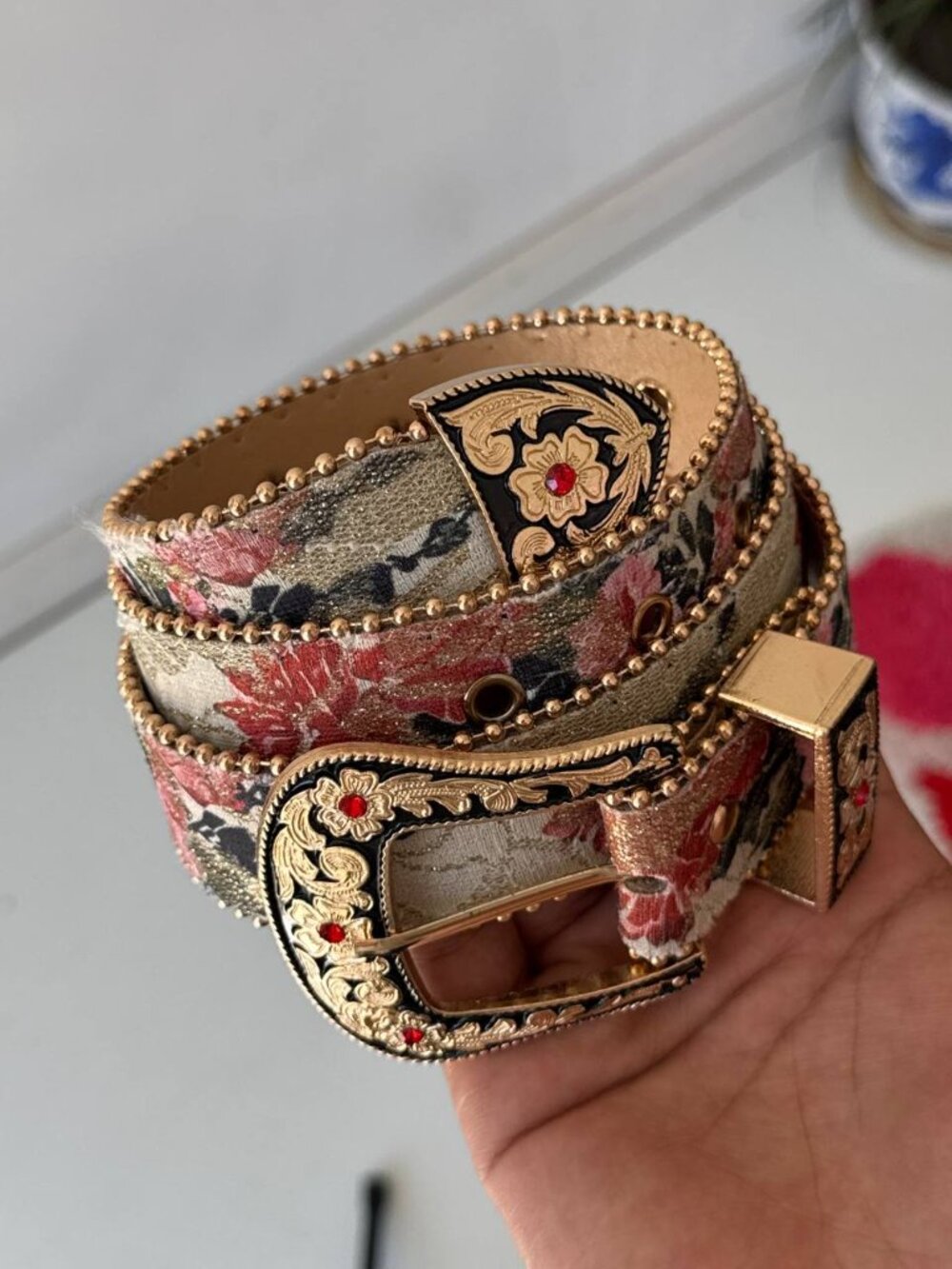 Beige Floral Western Belt with Ornate Gold-Tone Buckle - Picture 3 of 7